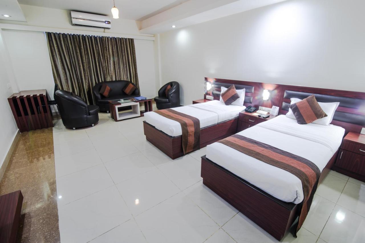 Hotel Avn Grand Ranchi Bagian luar foto