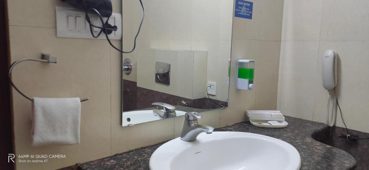 Hotel Avn Grand Ranchi Bagian luar foto