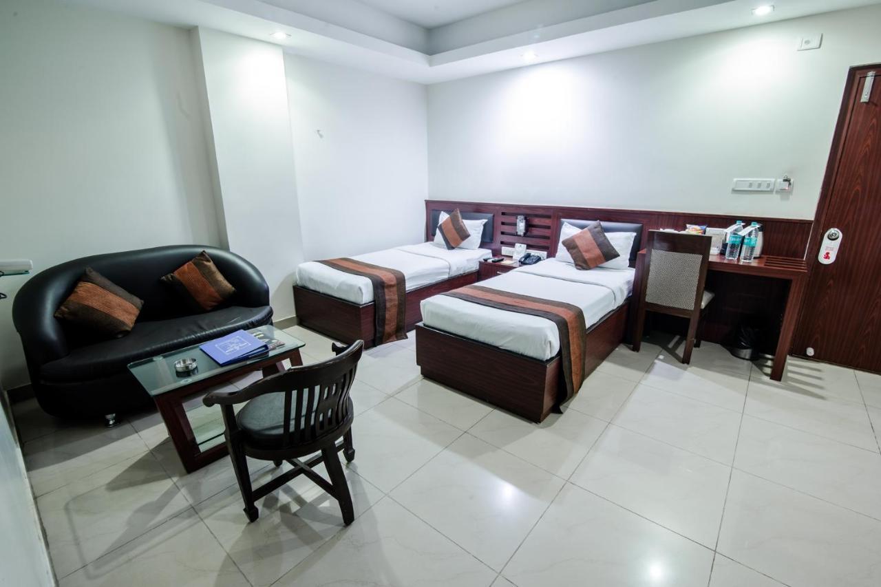 Hotel Avn Grand Ranchi Bagian luar foto