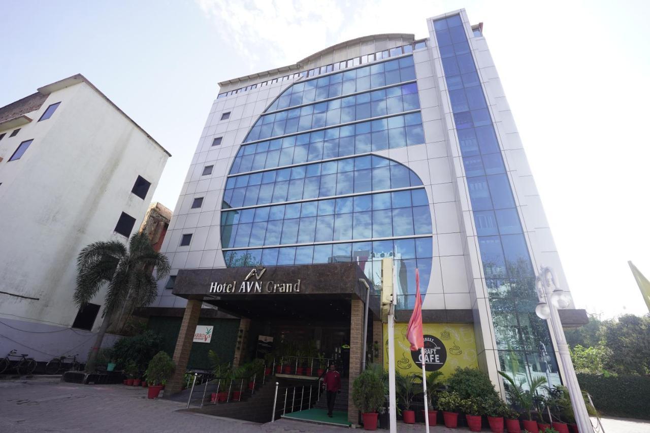 Hotel Avn Grand Ranchi Bagian luar foto