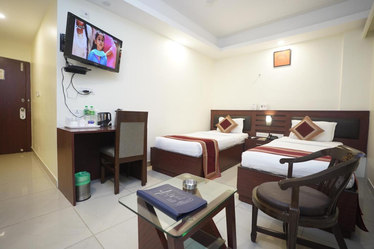 Hotel Avn Grand Ranchi Bagian luar foto
