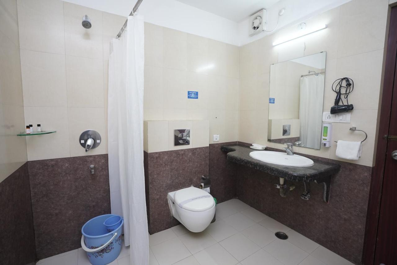Hotel Avn Grand Ranchi Bagian luar foto