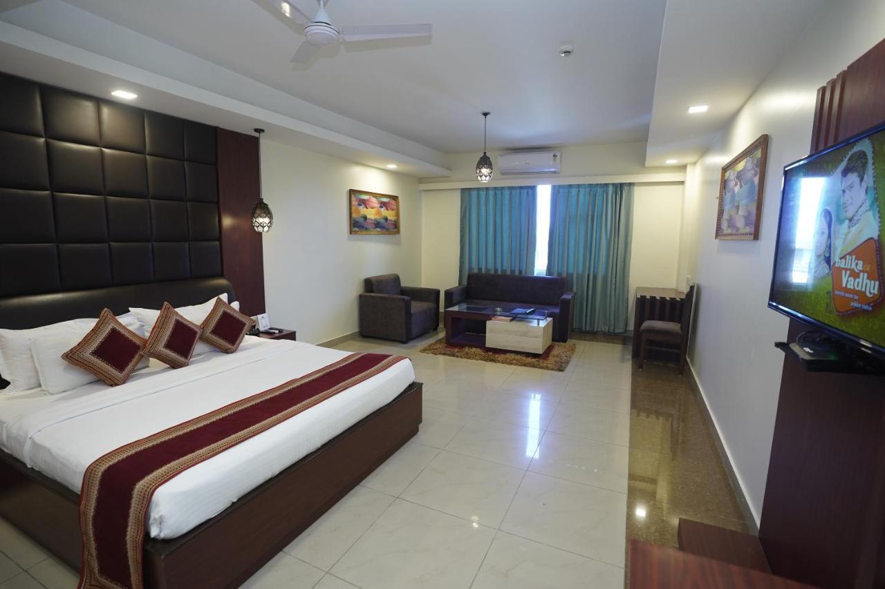Hotel Avn Grand Ranchi Bagian luar foto