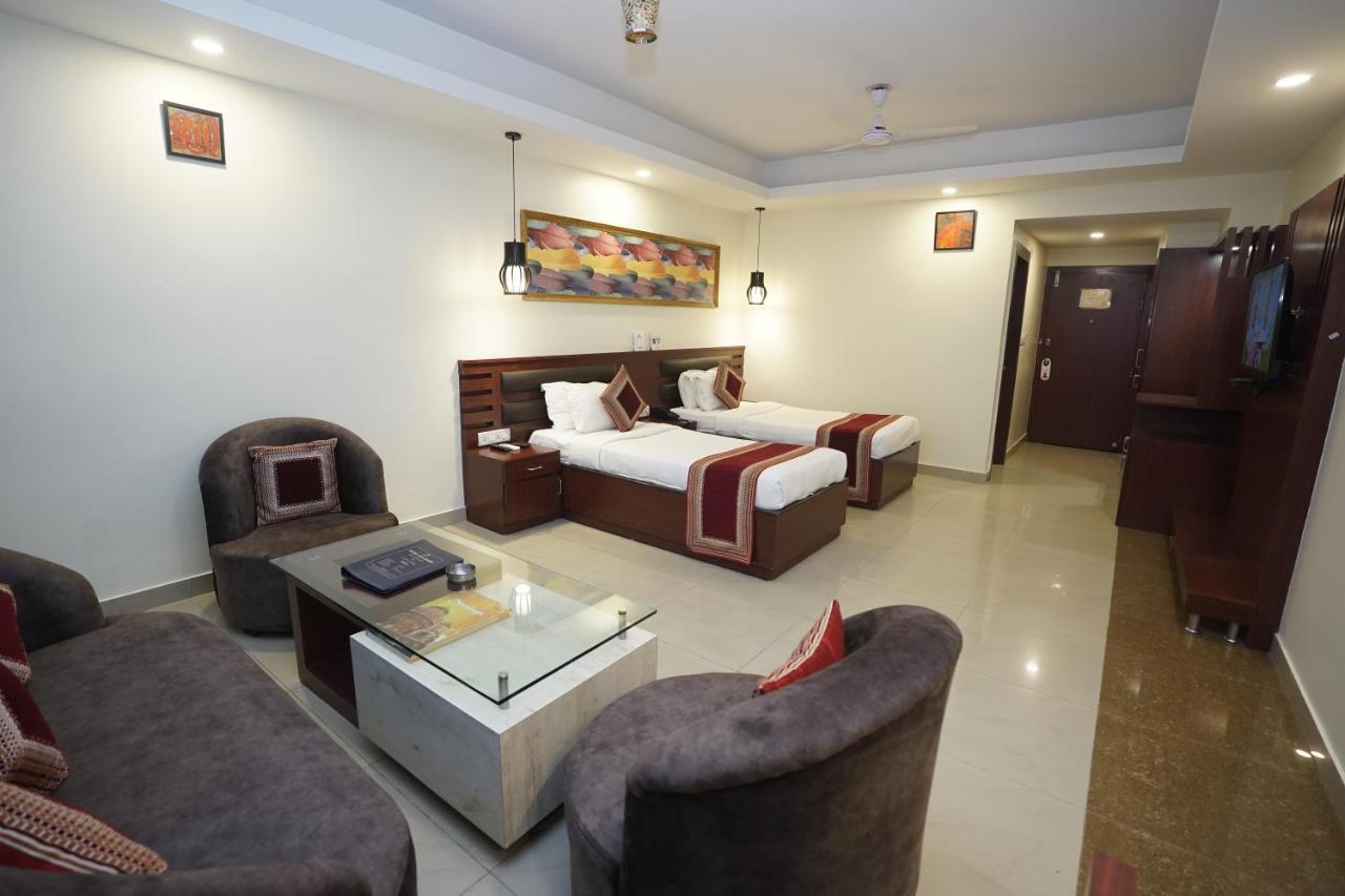 Hotel Avn Grand Ranchi Bagian luar foto
