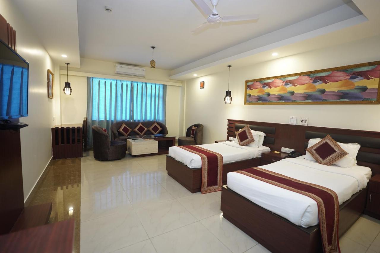 Hotel Avn Grand Ranchi Bagian luar foto
