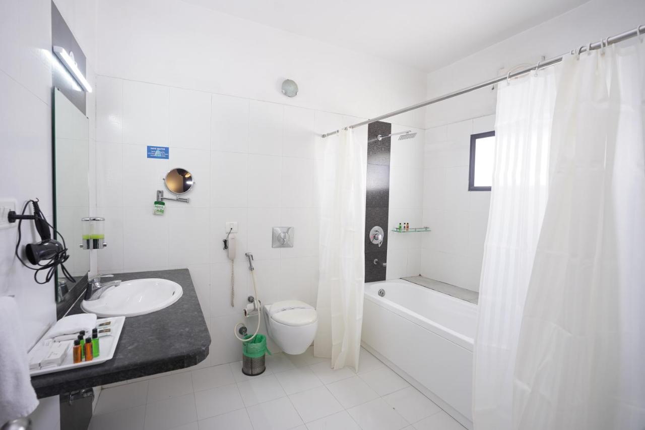 Hotel Avn Grand Ranchi Bagian luar foto