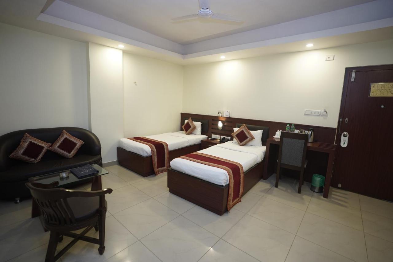 Hotel Avn Grand Ranchi Bagian luar foto