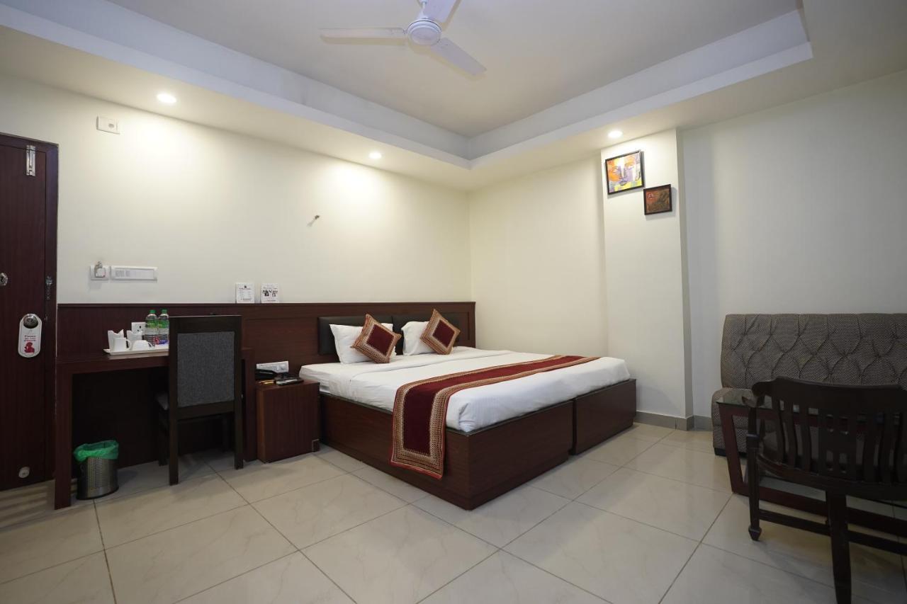 Hotel Avn Grand Ranchi Bagian luar foto