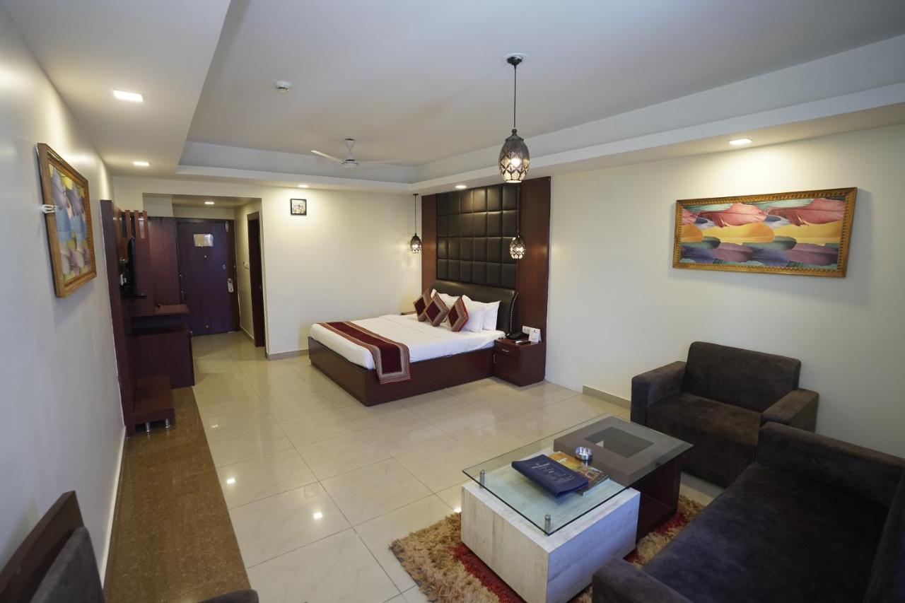Hotel Avn Grand Ranchi Bagian luar foto