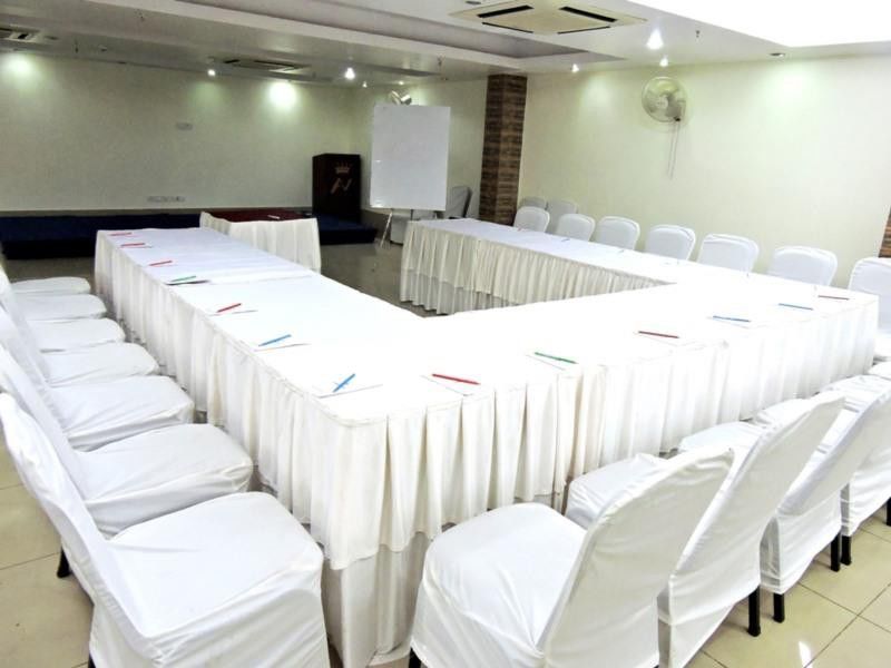 Hotel Avn Grand Ranchi Bagian luar foto